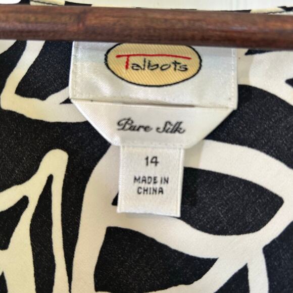 Talbots Pure Silk Sleeveless Blouse Cowl Neck Black & White Leaf Print Size 14 - Picture 2 of 7